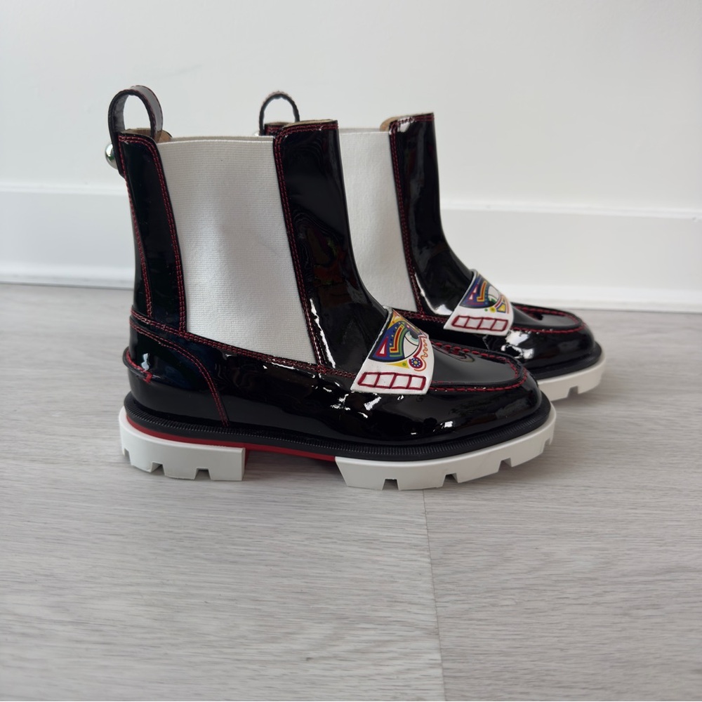 Christian Louboutin Kids Poupetoboot patent leather Black and White Boots.